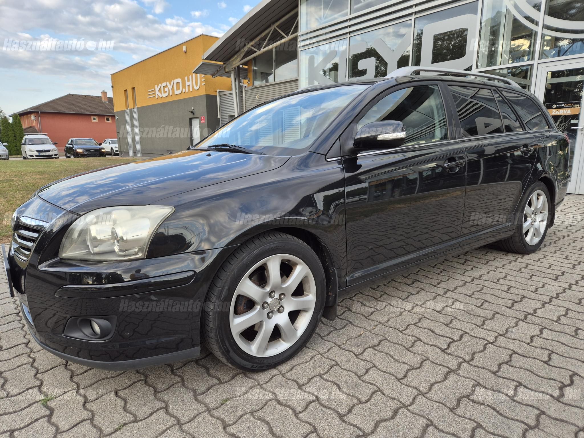 TOYOTA AVENSIS