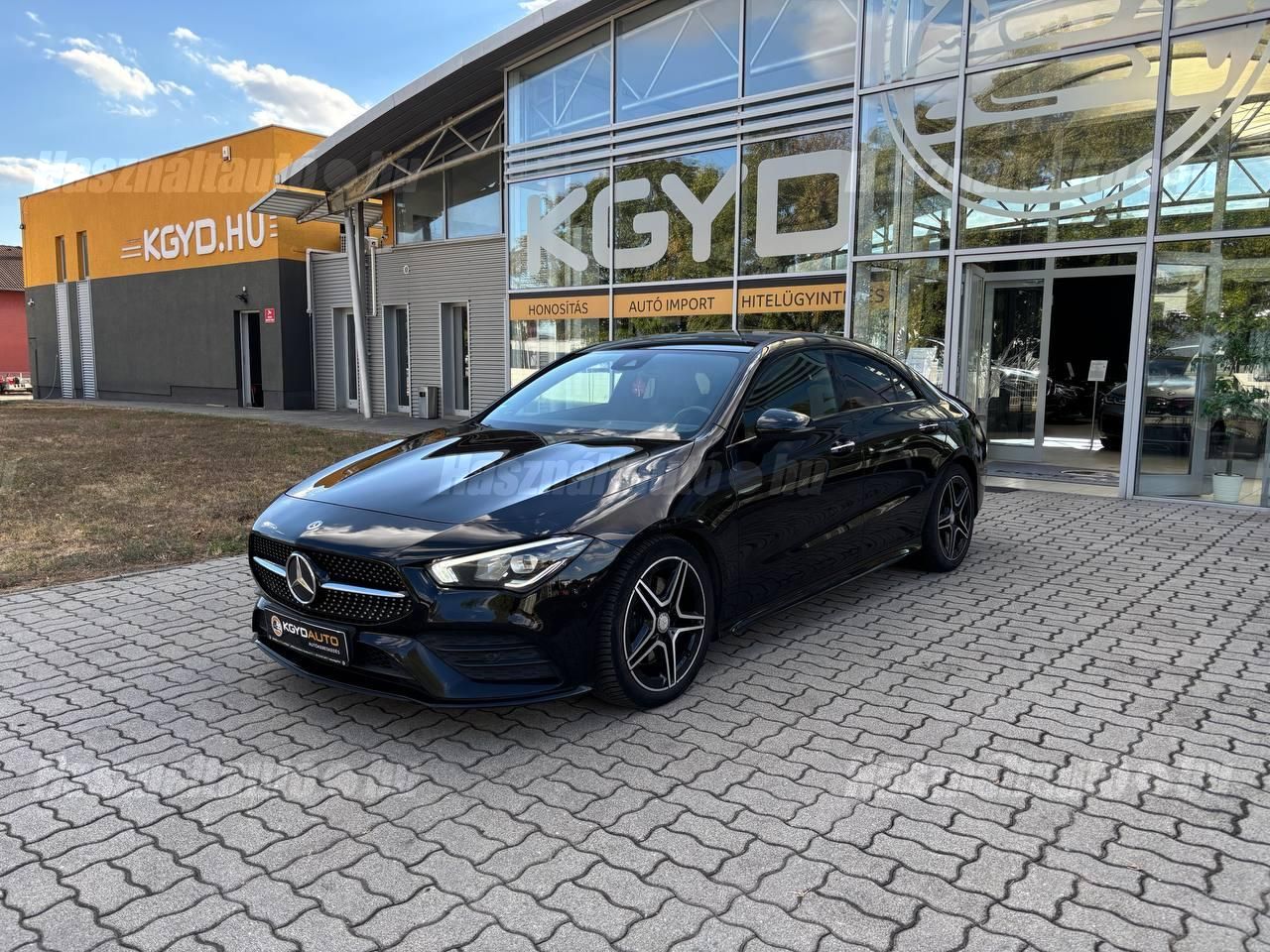 MERCEDES-BENZ CLA 220